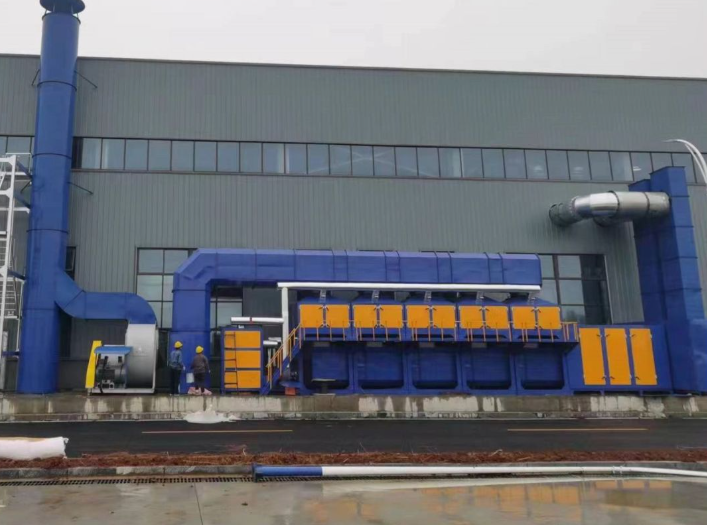 郑州催化燃烧设备工作现场实拍图