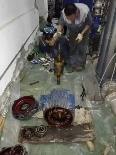 郑州环保设备厂家技术人员现场维保照片